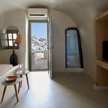 Rhenia'S Suites Οία Εξωτερικό φωτογραφία
