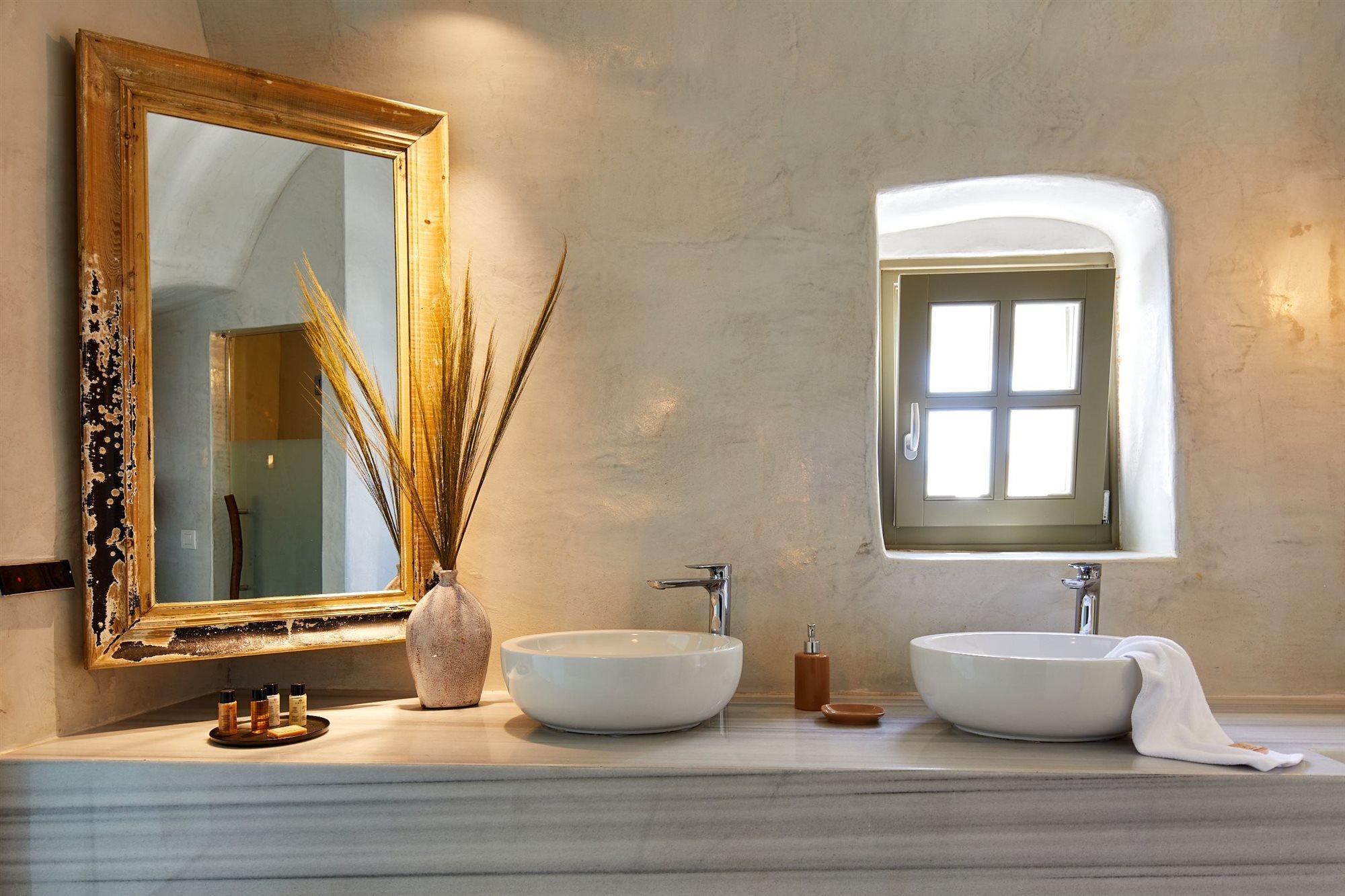 Rhenia'S Suites Οία Εξωτερικό φωτογραφία