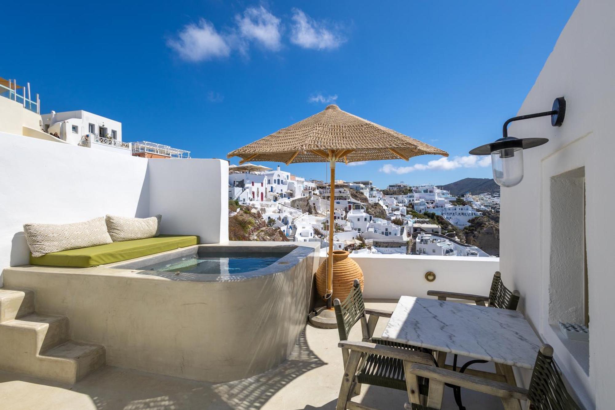 Rhenia'S Suites Οία Εξωτερικό φωτογραφία